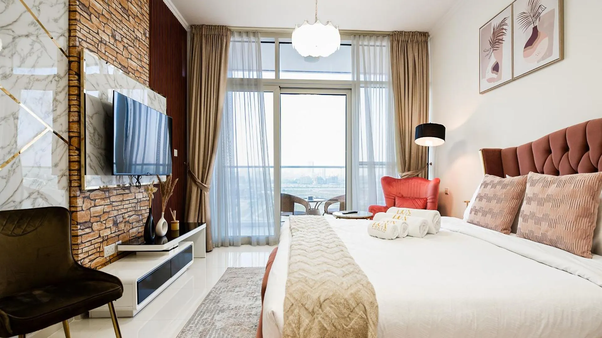 Cozy And Stylish Studio Retreat In Damac Hills Dubai 0*,